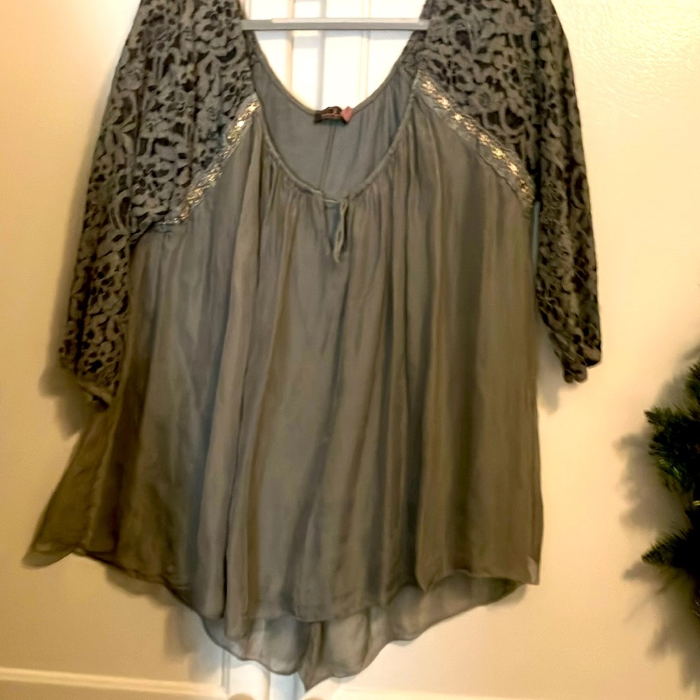 Lola made in Italy silk blouse size L